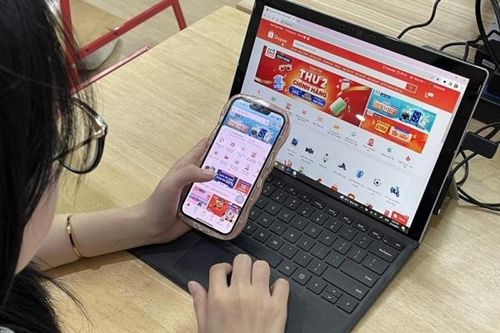 Người Việt chi hơn 227 nghìn tỷ đồng mua hàng online trong 9 tháng