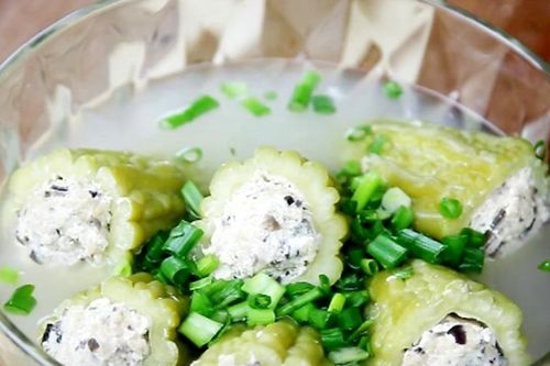 Cách nấu canh khổ qua nhồi thịt đơn giản