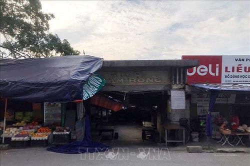 Nguy cơ mất an toàn khi chợ Trạm Bóng xuống cấp