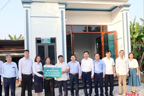 Thị xã Nghi Sơn bàn giao 3 nhà ở cho hộ nghèo