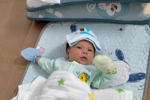 Phát hiện một bé trai sơ sinh bị bỏ rơi tại Thống Nhất