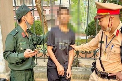 Phát hiện ma túy từ vi phạm không đội mũ bảo hiểm