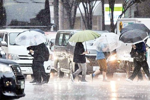Nhiều nước châu Á đối phó mưa, bão lớn