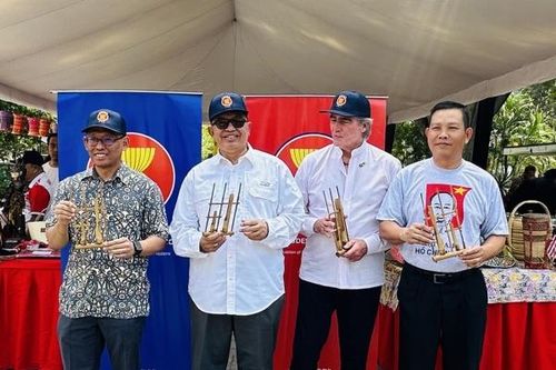 Phở, nem Việt Nam gây ấn tượng mạnh với du khách tại Hội chợ Bazaar ASEAN 2024 ở Venezuela