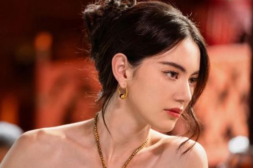 Nữ hoàng Ayodhaya: Mai Davika đầy mưu mô, được ví như 'Võ Tắc Thiên bản Thái'