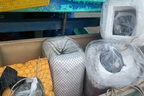 Khởi tố 8 đối tượng liên quan vụ vận chuyển, che giấu 9 thiết bị VMS
