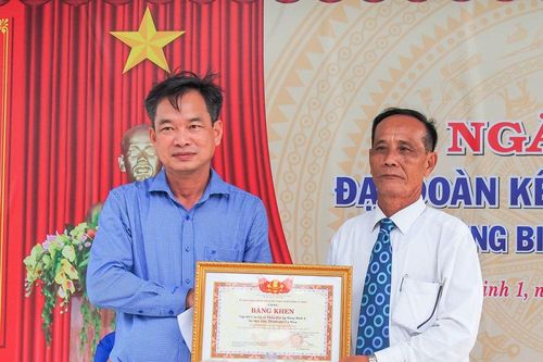 Thi đua sáng tạo, góp sức xây dựng quê hương