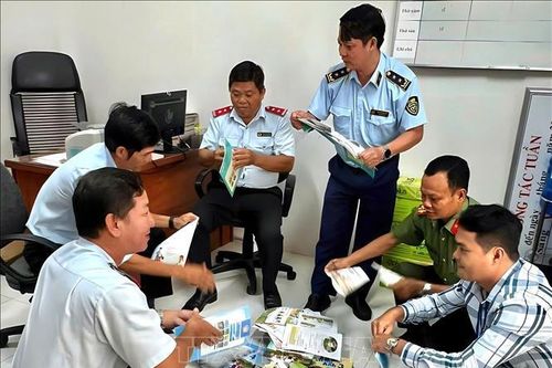 Xử phạt cơ sở buôn bán sách giáo khoa giả