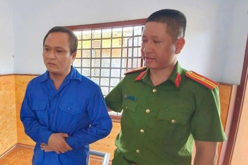 Trộm canh từ cửa ngân hàng
