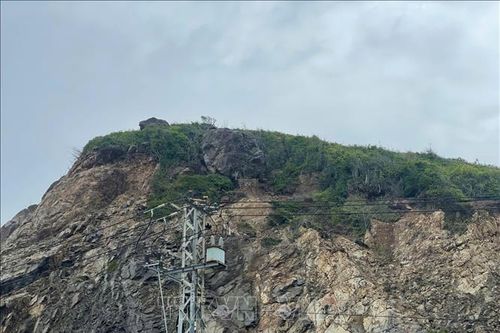 Chiều 9/11 sẽ nổ mìn phá hòn đá lớn nguy hiểm tại đèo Cù Hin, Nha Trang