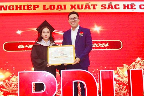 Trao bằng tốt nghiệp cho trên 400 tân thạc sĩ, dược sĩ, cử nhân