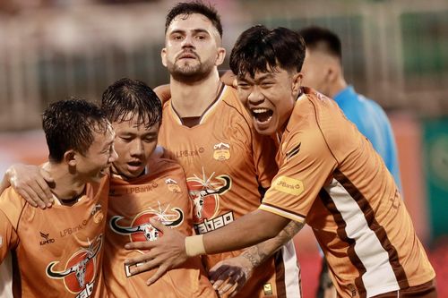 HAGL bị chê xấu xí khi lên đầu bảng V-League: Tại ai?