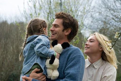 'Người Nhện' Andrew Garfield tìm cách thoát khỏi 'khủng hoảng tuổi trung niên'