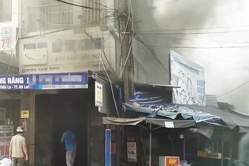Điều tra vụ người đàn ông đem xăng đến nhà người khác tự thiêu