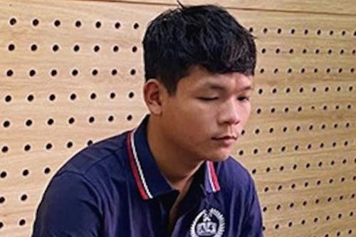 Giữa đường nổi tà dâm