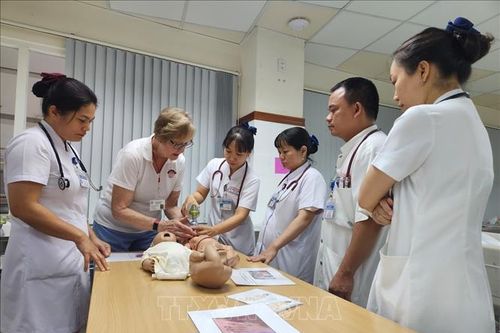 Hợp tác quốc tế để y tế Việt Nam vươn xa trên bản đồ y học thế giới