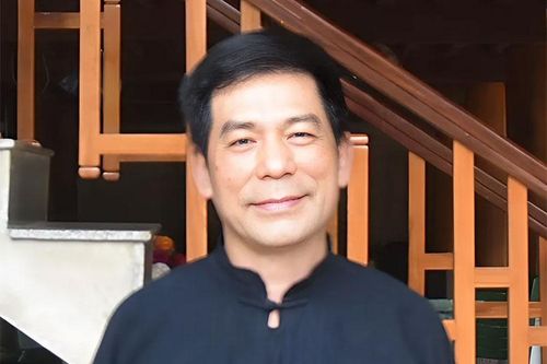 Nêu gương giữ gìn văn hóa dân tộc