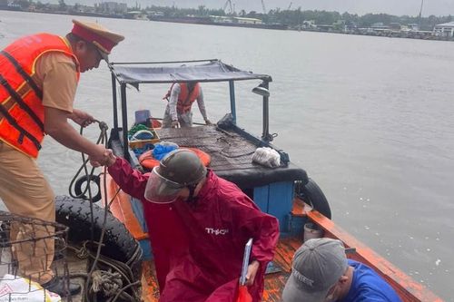Đảm bảo an toàn giao thông tại bến phà Tam Hải