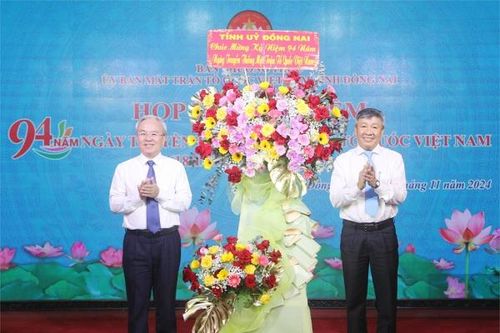 Xây dựng đội ngũ cán bộ Mặt trận chuyên nghiệp, tâm huyết đáp ứng yêu cầu của công tác vận động quần chúng