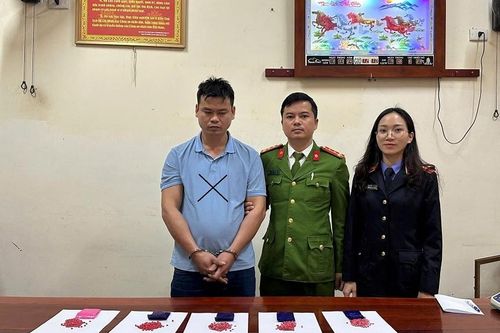Bắt đối tượng mua bán trái phép 2.000 viên hồng phiến ở Nghệ An