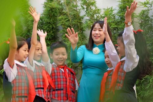 Ngày Nhà giáo Việt Nam: Tri ân những người 'truyền lửa'