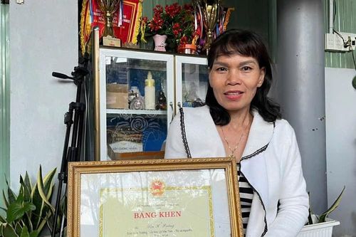 Nhà giáo về hưu: Vẫn một tình yêu da diết với nghề
