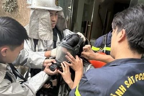 Kịp thời cứu 7 người trong vụ cháy ở Hà Nội