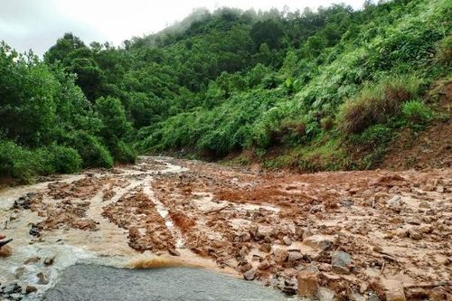 Quảng Nam: Mưa lớn gây sạt lở nhiều nơi ở huyện miền núi Bắc Trà My