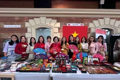 Việt Nam chung tay chia sẻ và hỗ trợ trẻ em khó khăn, khuyết tật tại Hungary
