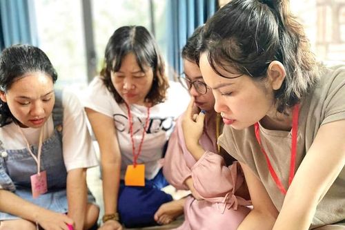 Kiến tạo trường học hạnh phúc - Bài 2: Giáo viên - người truyền cảm xúc tích cực