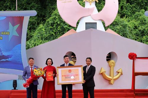 Phú Yên nhận Bằng xếp hạng Di tích quốc gia đặc biệt Đường Hồ Chí Minh trên biển
