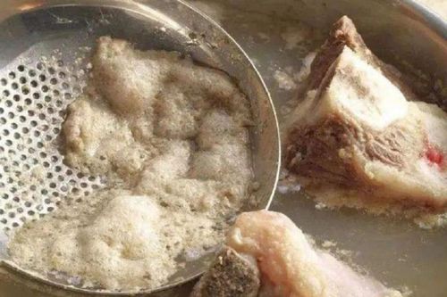Khi nào mới cần hớt bỏ bọt trong nước hầm xương? Thông tin khiến nhiều người bất ngờ
