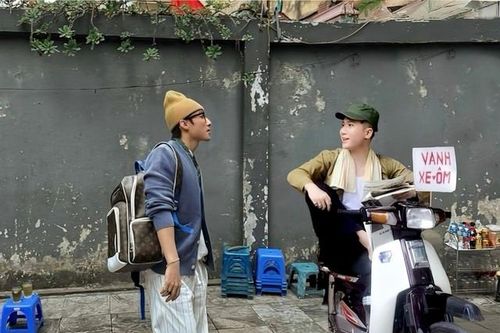 Sau 1 ngày, facebook tràn ngập ảnh khoe đi trà đá cùng Sơn Tùng M-TP
