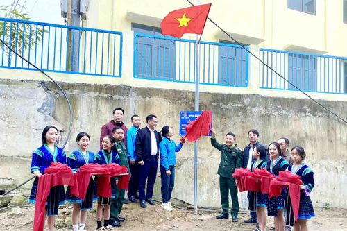 Khánh thành công trình 'Đường điện thắp sáng vùng biên'