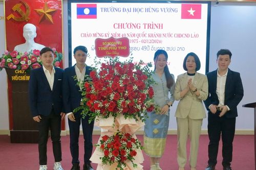 Trường Đại học Hùng Vương tổ chức kỷ niệm 49 năm ngày Quốc khánh nước bạn Lào