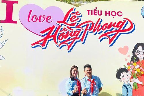 Phú Thọ có 2 giáo viên được trao phụ trách Đội tiêu biểu toàn quốc