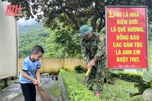 Ấm áp 'cha nuôi' biên phòng
