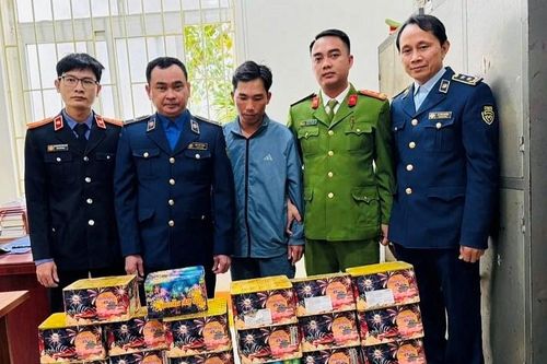 Nghệ An: Phát hiện, xử lý phương tiện vận chuyển 44,5 kg pháo trái phép