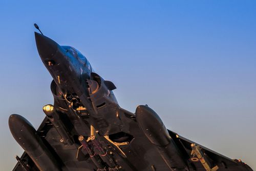 Tiêm kích Mirage 2000 Pháp viện trợ cho Ukraine sẽ do lính đánh thuê điều khiển?