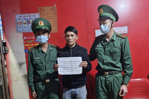 Bộ đội Biên phòng tỉnh Đắk Nông bắt giữ đối tượng vận chuyển pháo hoa nổ trái phép