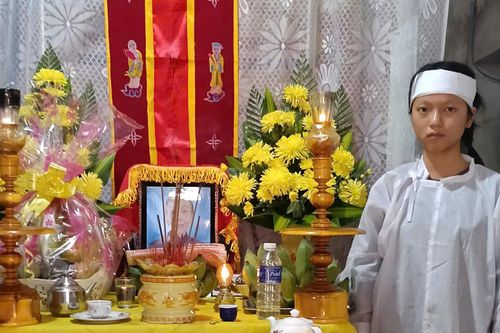 Bà và bố lần lượt qua đời, nữ sinh lớp 12 nguy cơ bỏ dở ước mơ vào đại học