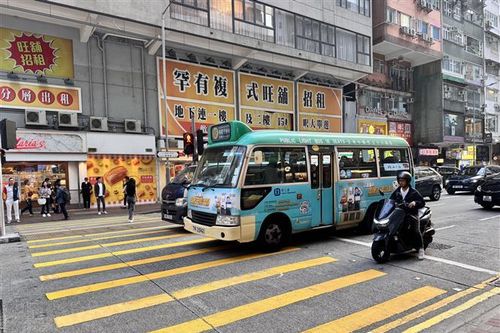 Hong Kong chi hàng chục triệu USD chuyển đổi sang xe điện công cộng
