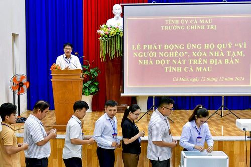 Phát động ủng hộ quỹ Vì người nghèo