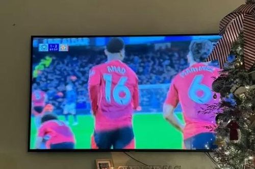 Rashford phá vỡ im lặng sau khi bị loại ở derby Manchester