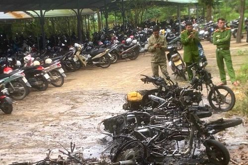 Gia Lai: cháy nhiều xe máy của học sinh để trong trường học