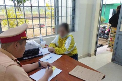 Muôn kiểu xem thường tính mạng khi tham gia giao thông