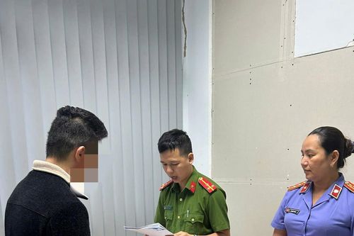 Liên tiếp bắt 2 vụ buôn bán thuốc lá lậu