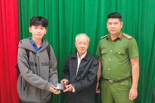Gương học sinh không tham của rơi
