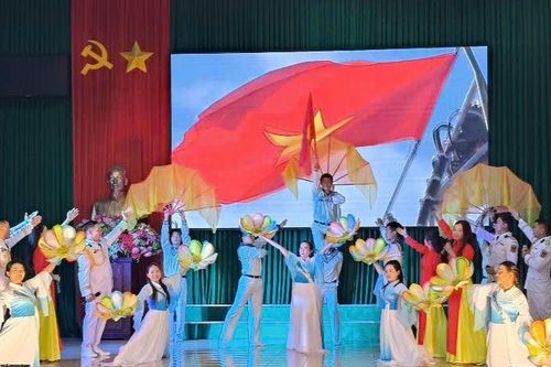 Liên hoan văn nghệ 'Vang mãi bản hùng ca nơi đầu sóng'