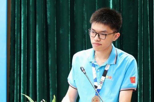 'Lửa đam mê' của nam sinh Bách khoa vừa giật Huy chương Vàng Olympic Vật lí quốc tế 2024